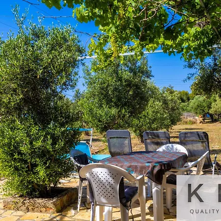 Cosseri Rossa-dorothea And Cosseri Rossa-penelope, With Own Shared Pool فيلة