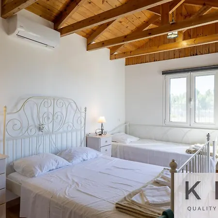 Villa Cosseri Rossa-dorothea And Cosseri Rossa-penelope, With Own Shared Pool