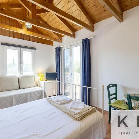 Villa Cosseri Rossa-dorothea And Cosseri Rossa-penelope, With Own Shared Pool *