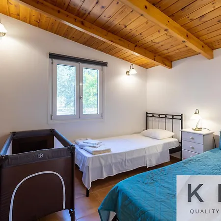 Cosseri Rossa-dorothea And Cosseri Rossa-penelope, With Own Shared Pool