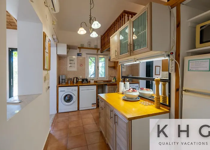 Vila Cosseri Rossa-dorothea And Cosseri Rossa-penelope, With Own Shared Pool *