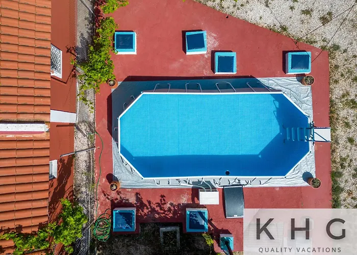 Cosseri Rossa-dorothea And Cosseri Rossa-penelope, With Own Shared Pool