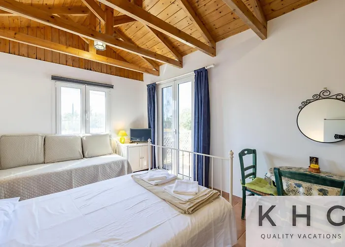 Vila Cosseri Rossa-dorothea And Cosseri Rossa-penelope, With Own Shared Pool *