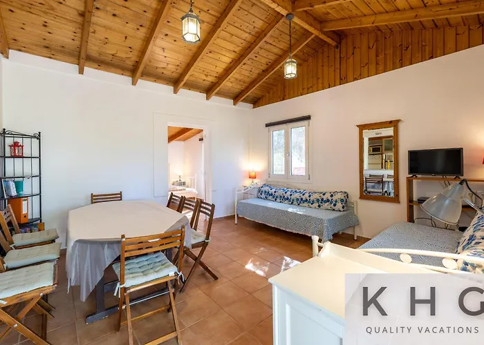 Vila Cosseri Rossa-dorothea And Cosseri Rossa-penelope, With Own Shared Pool Lixouri