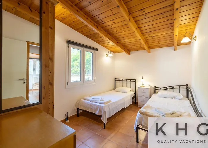 Cosseri Rossa-dorothea And Cosseri Rossa-penelope, With Own Shared Pool Vila *